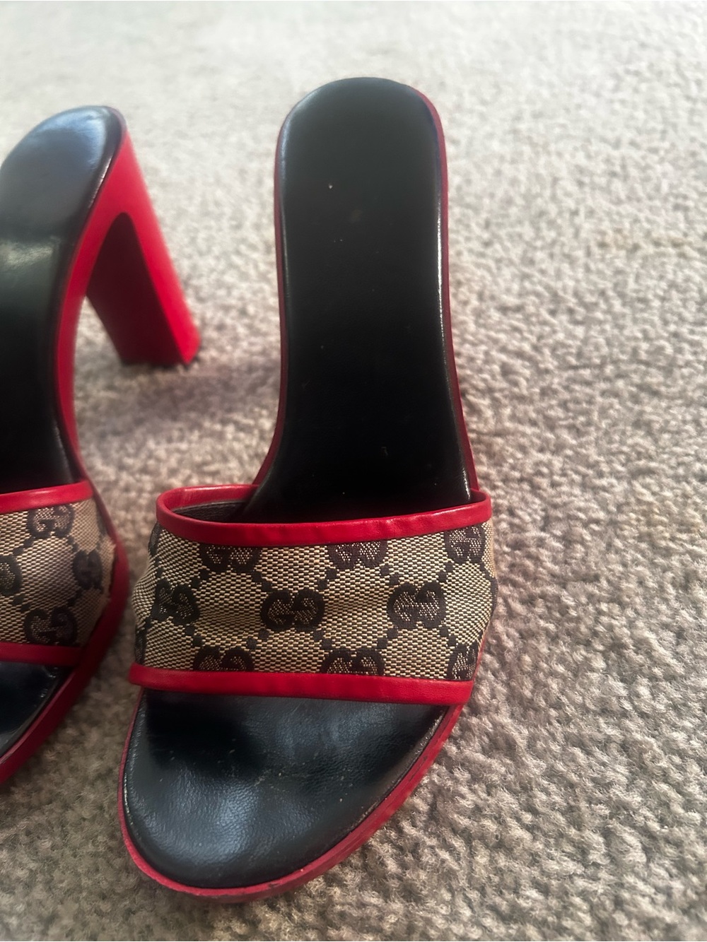Authentic Gucci Beige Monogram Slide Heels with Red Trim - Picture 3 of 17